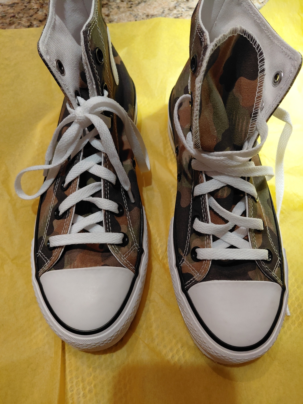 Converse Chuck Taylor High-Top Sneakers - Camo Green